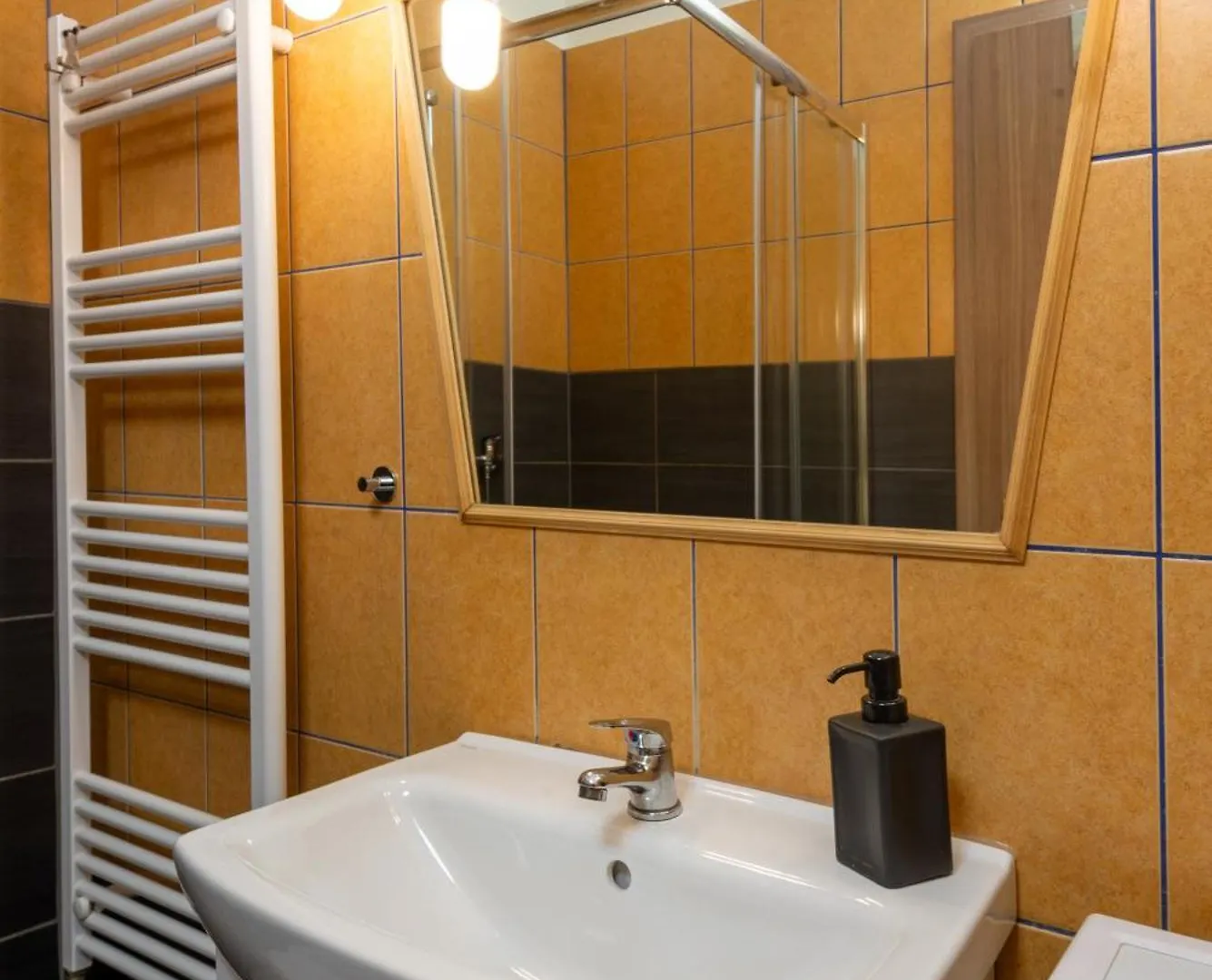 Central With Good Transport Link City Studio 2 布达佩斯